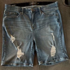 TORRID Sky High Skinny Bermuda Distressed Torn Denim Jean Shorts Size 16